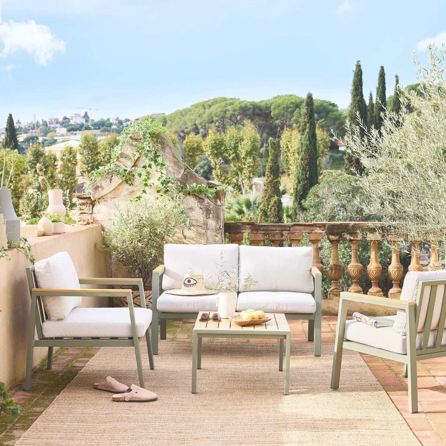 Casoria Salon de jardin aluminium et polywood 4 places Kaki / Beige - homidiscount